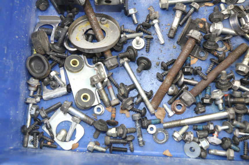 photo de TORNILLOS YAMAHA XMAX X-MAX ABS 125 (2014 - 2016) - Otra perspectiva