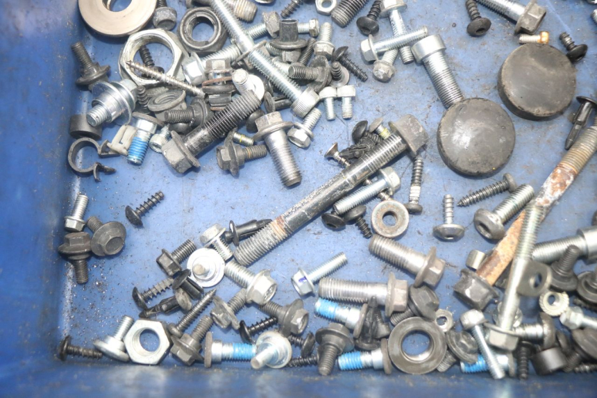 photo de BOLSA DE TORNILLERÍA TORNILLO YAMAHA XMAX X-MAX ABS 125 (2017 - 2020) - Otra perspectiva