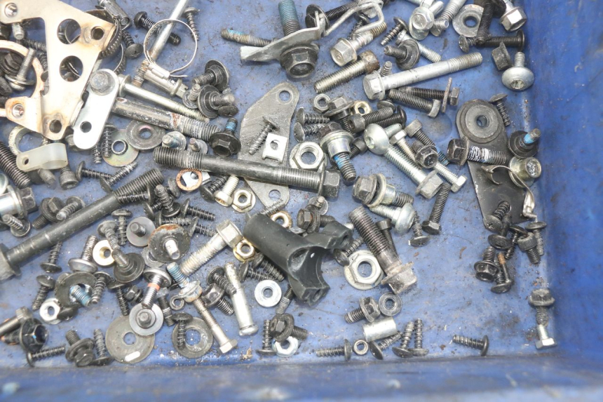 photo de BOLSA DE TORNILLERÍA TORNILLO YAMAHA X-MAX XMAX 125 (2010 - 2013) - Zoom estado de uso