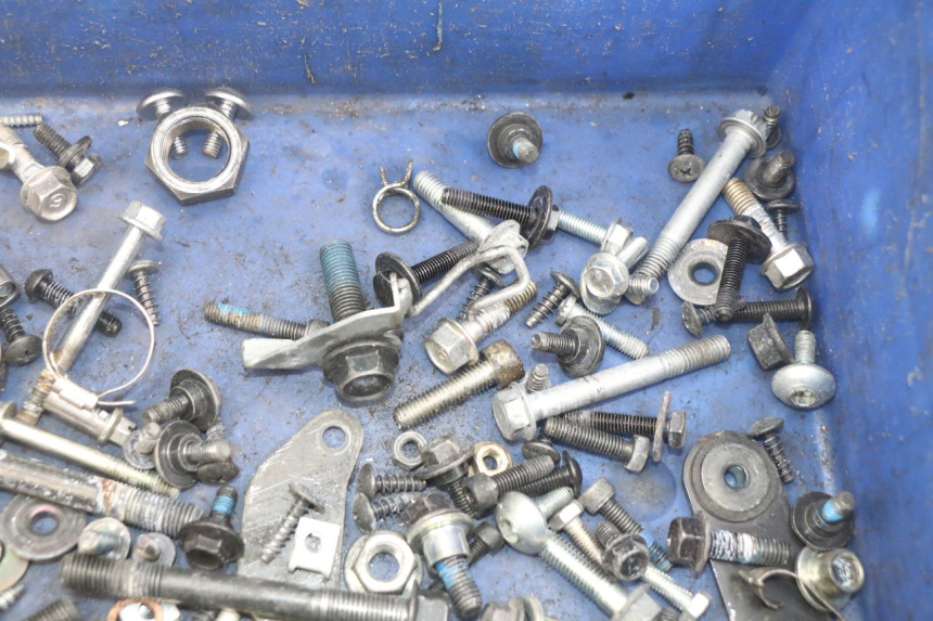 photo de BOLSA DE TORNILLERÍA TORNILLO YAMAHA X-MAX XMAX 125 (2010 - 2013) - Otra perspectiva