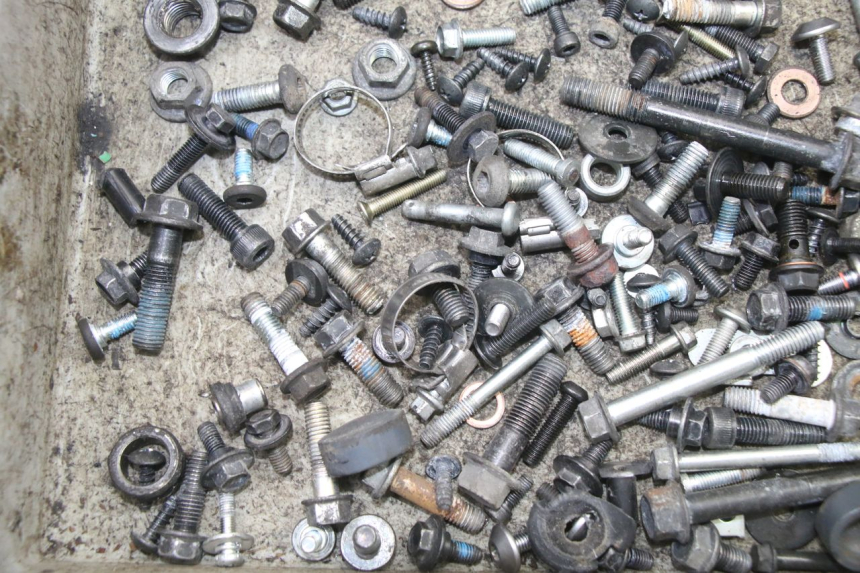 photo de BOLSA DE TORNILLERÍA TORNILLO YAMAHA X-MAX XMAX 125 (2010 - 2013) - Otra perspectiva