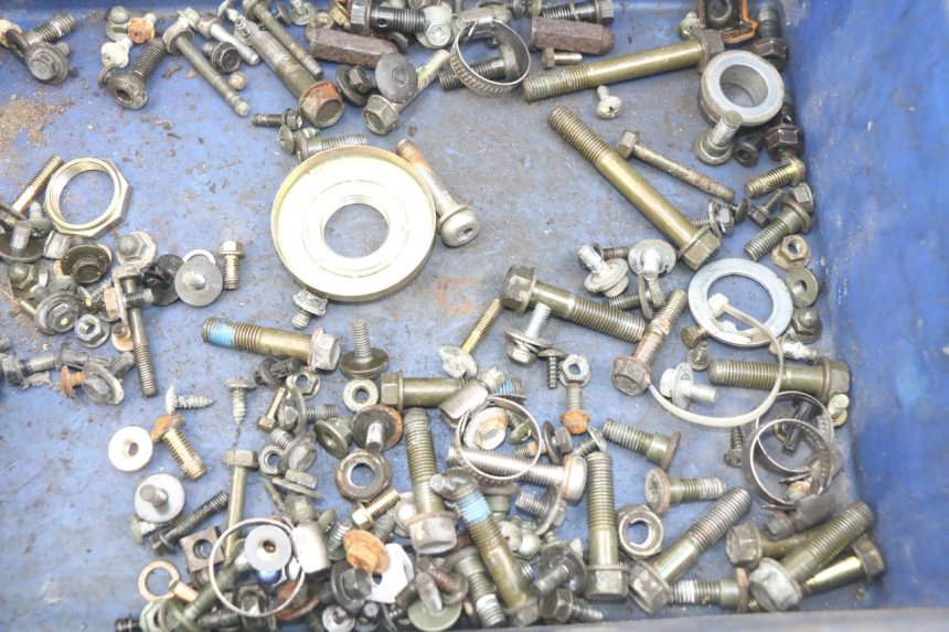 photo de BOLSA DE TORNILLERÍA TORNILLO KYMCO X-TOWN XTOWN 125 (2016 - 2021) - Zoom estado de uso