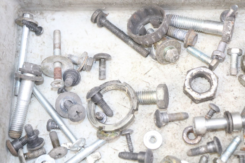 photo de BOLSA DE TORNILLERÍA TORNILLO PIAGGIO X8 125 (2004 - 2007) - Primer plano técnico