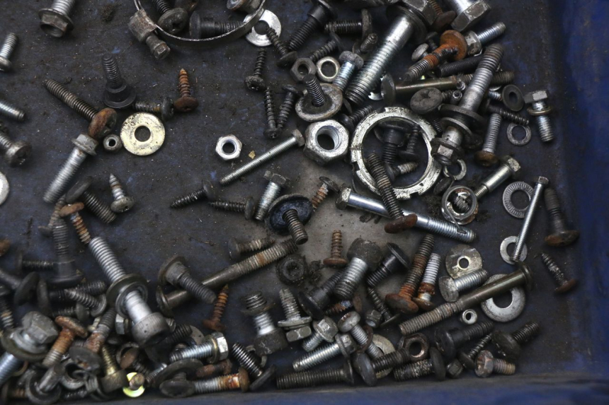 photo de BOLSA DE TORNILLERÍA TORNILLO PIAGGIO X8 125 (2004 - 2007) - Primer plano técnico