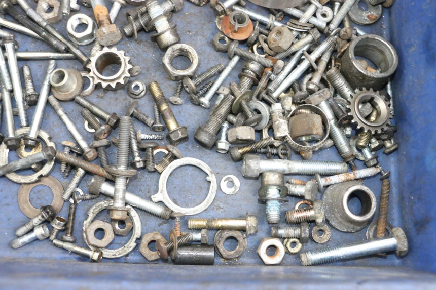 photo de BOLSA DE TORNILLERÍA TORNILLO PIAGGIO X9 125 (2000 - 2003) - Zoom estado de uso