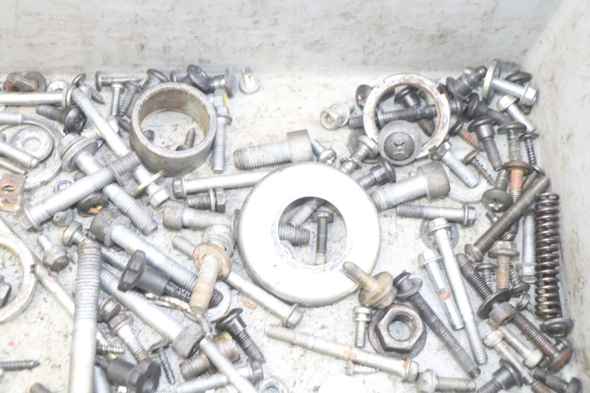 photo de BOLSA DE TORNILLERÍA TORNILLO PIAGGIO XEVO - X EVO 125 (2007 - 2017) - Otra perspectiva