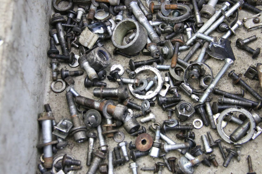 photo de BOLSA DE TORNILLERÍA TORNILLO PIAGGIO XEVO - X EVO 125 (2007 - 2017) - Zoom estado de uso