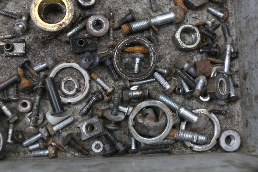 photo de BOLSA DE TORNILLERÍA TORNILLO PIAGGIO XEVO - X EVO 125 (2007 - 2017) - Primer plano técnico