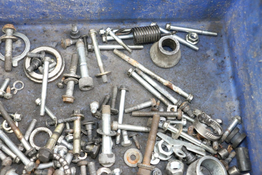 photo de BOLSA DE TORNILLERÍA TORNILLO PIAGGIO XEVO - X EVO 125 (2007 - 2017) - Otra perspectiva