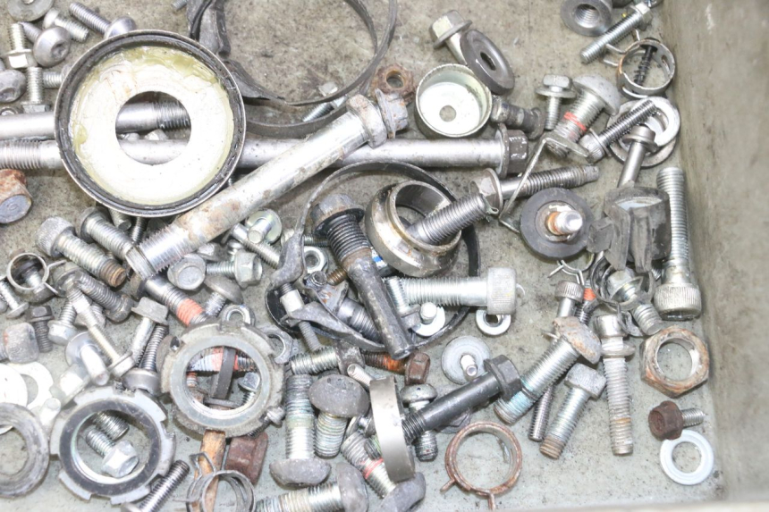 photo de TORNILLOS YAMAHA XJ6 ABS 600 (2008 - 2016) - Zoom estado de uso