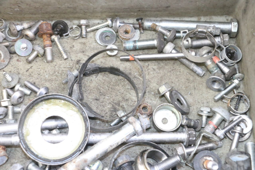 photo de TORNILLOS YAMAHA XJ6 ABS 600 (2008 - 2016) - Primer plano técnico