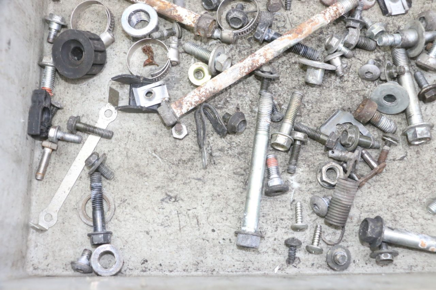 photo de TORNILLOS HONDA XLV VARADERO 125 (2000 - 2006) - Otra perspectiva