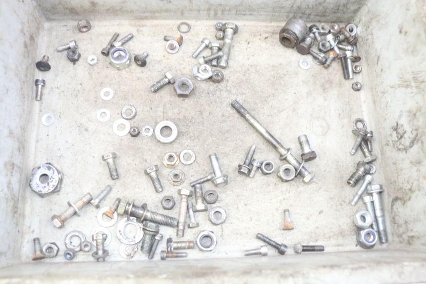 photo de BOLSA DE TORNILLERÍA TORNILLO PEUGEOT XP6 50 (1997 - 2003) - Detalle de la pieza