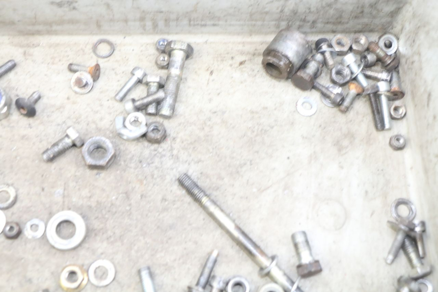 photo de BOLSA DE TORNILLERÍA TORNILLO PEUGEOT XP6 50 (1997 - 2003) - Otra perspectiva