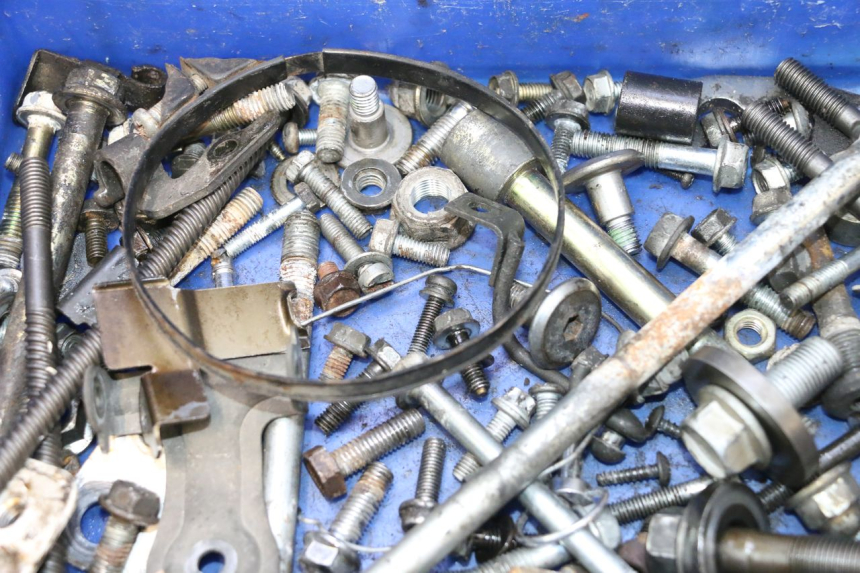 photo de TORNILLOS HONDA XRV AFRICA TWIN 750 (1990 - 1992) - Otra perspectiva