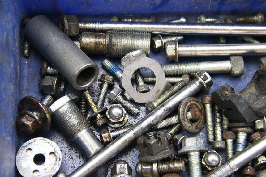 photo de BOLSA DE TORNILLERÍA TORNILLO YAMAHA XV VIRAGO 750 (1984 - 1998) - Detalles de los puntos de fijación