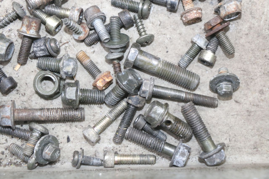 photo de TORNILLOS YAMAHA BW'S NG NEXT GENERATION 50 (1996 - 2003) - Primer plano técnico