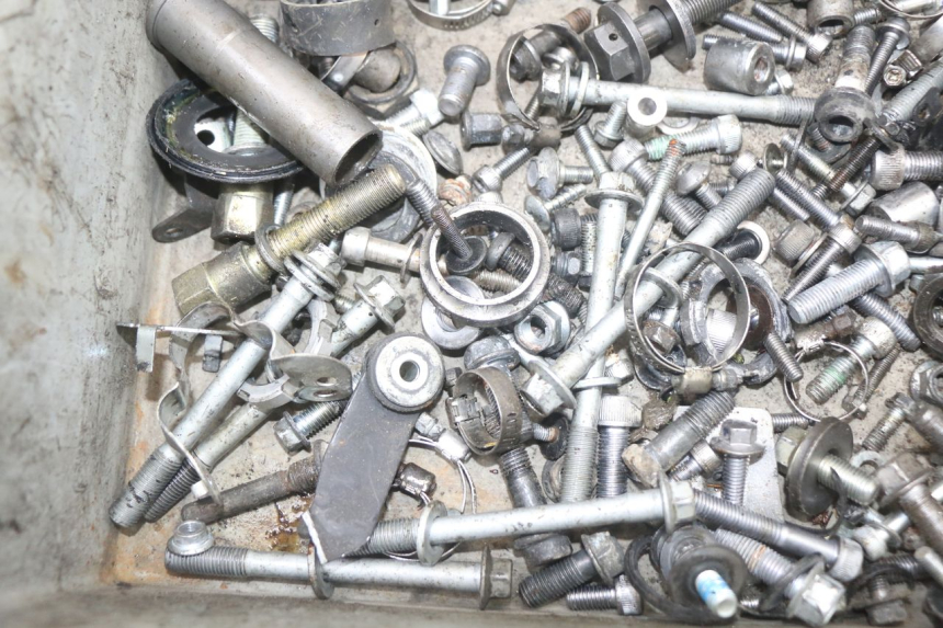 photo de BOLSA DE TORNILLERÍA TORNILLO YAMAHA FJR ABS 1300 (2006 - 2012) - Otra perspectiva