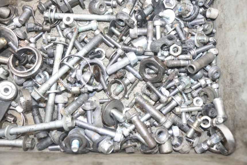 photo de BOLSA DE TORNILLERÍA TORNILLO YAMAHA FJR ABS 1300 (2006 - 2012) - Primer plano técnico