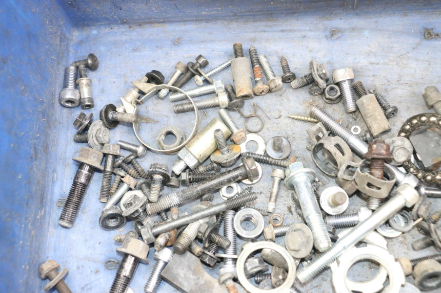 photo de BOLSA DE TORNILLERÍA TORNILLO YAMAHA NEOS NEO'S 4T 50 (2008 - 2016) - Otra perspectiva