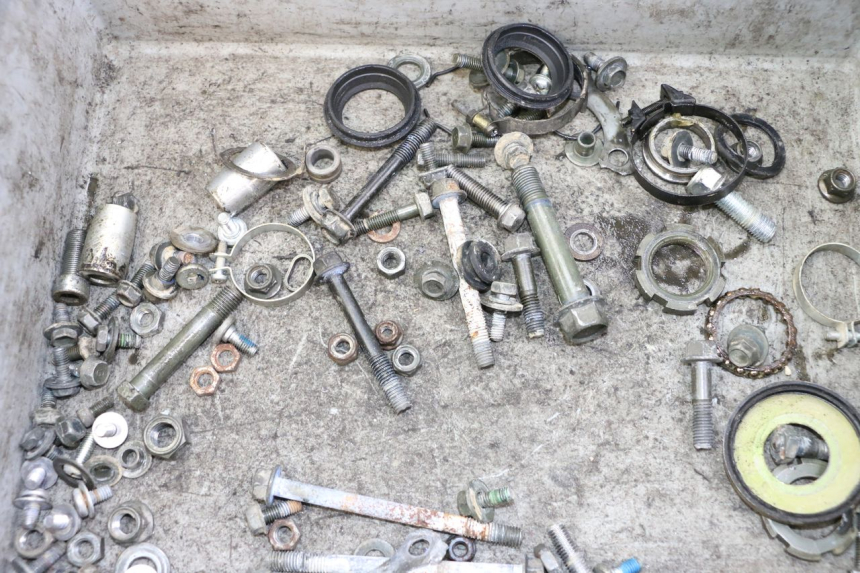 photo de TORNILLOS YAMAHA TTR 125 (2000 - 2020) - Detalle de la pieza