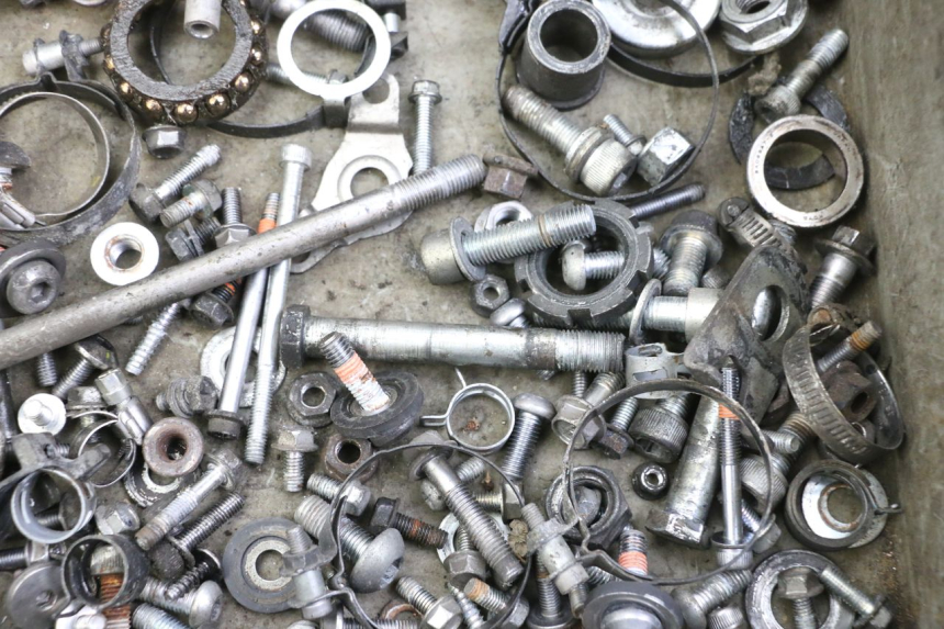 photo de TORNILLOS YAMAHA XJ6 600 (2008 - 2016) - Zoom estado de uso