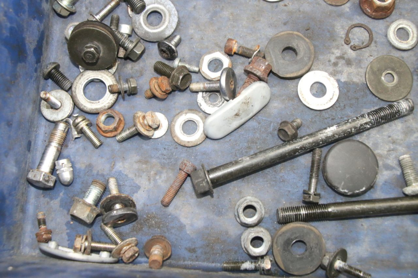 photo de TORNILLOS YAMAHA XV VIRAGO 535 (1988 - 2004) - Otra perspectiva