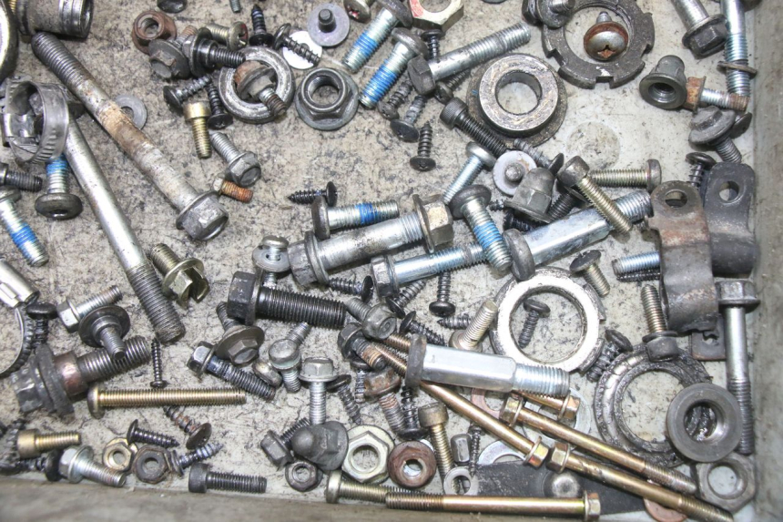 photo de BOLSA DE TORNILLERÍA TORNILLO YAMAHA YP MAJESTY 125 (2007 - 2010) - Primer plano técnico