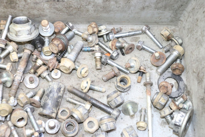 photo de TORNILLOS YAMAHA YFM GRIZZLY 550 (2008 - 2015) - Otra perspectiva