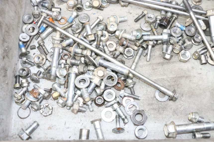 photo de TORNILLOS YAMAHA YFM R RAPTOR 250 (2008 - 2014) - Otra perspectiva