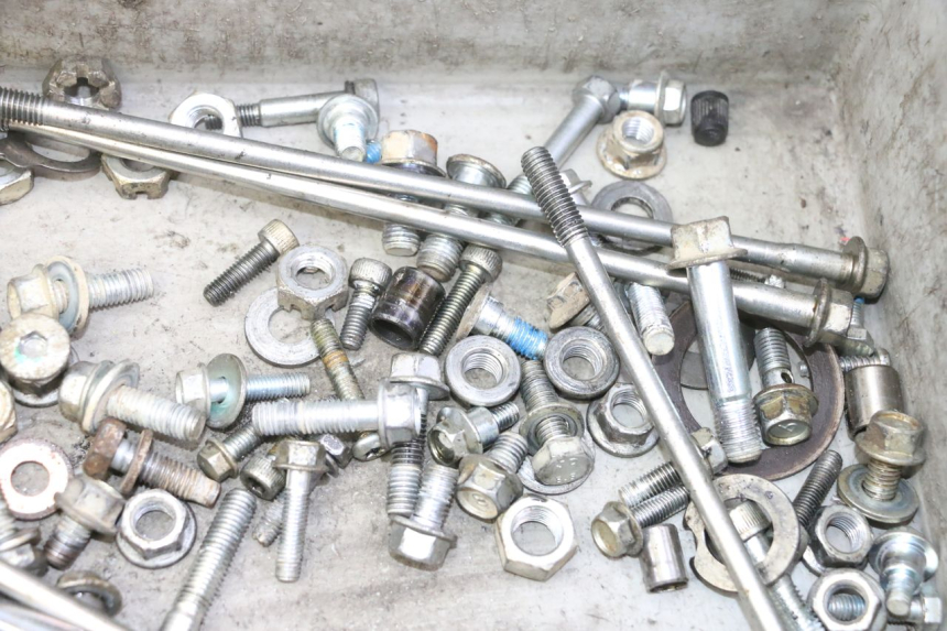 photo de TORNILLOS YAMAHA YFM R RAPTOR 250 (2008 - 2014) - Primer plano técnico