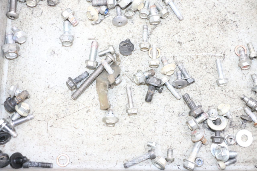 photo de TORNILLOS YAMAHA YFM R RAPTOR 250 (2008 - 2014) - Otra perspectiva