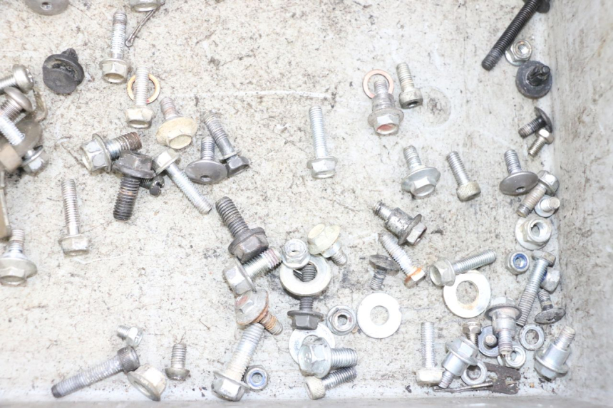 photo de TORNILLOS YAMAHA YFM R RAPTOR 250 (2008 - 2014) - Primer plano técnico