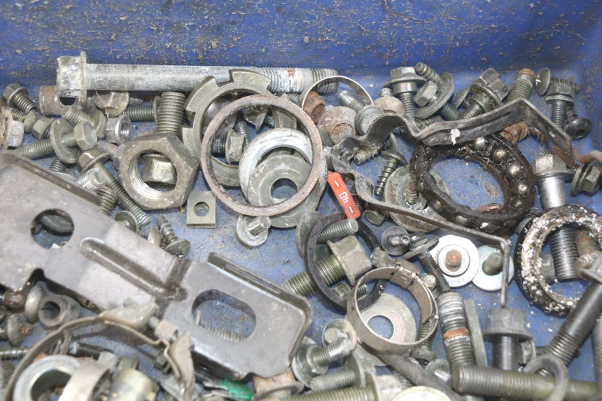 photo de BOLSA DE TORNILLERÍA TORNILLO YAMAHA YP MAJESTY 400 (2004 - 2008) - Primer plano técnico