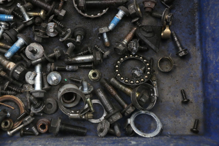 photo de BOLSA DE TORNILLERÍA TORNILLO YAMAHA YP MAJESTY 125 (2002 - 2006) - Primer plano técnico