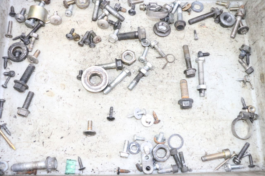 photo de BOLSA DE TORNILLERÍA TORNILLO YAMAHA YP MAJESTY 125 (2002 - 2006) - Detalle de la pieza