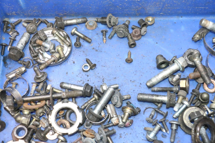 photo de BOLSA DE TORNILLERÍA TORNILLO YAMAHA YP MAJESTY 125 (1998 - 2001) - Primer plano técnico