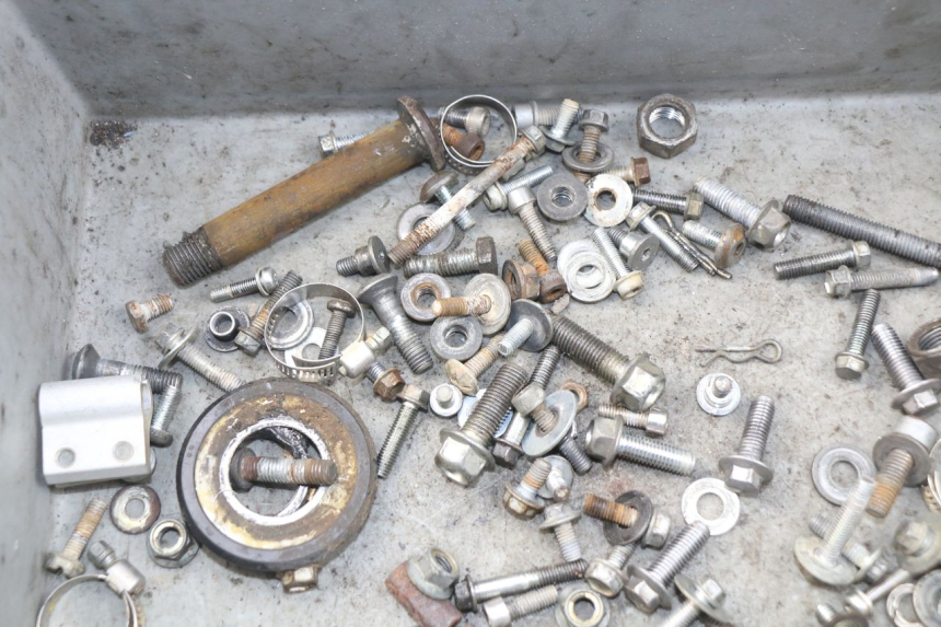 photo de TORNILLOS YAMAHA YZ-F YZF 250 (2014 - 2018) - Otra perspectiva