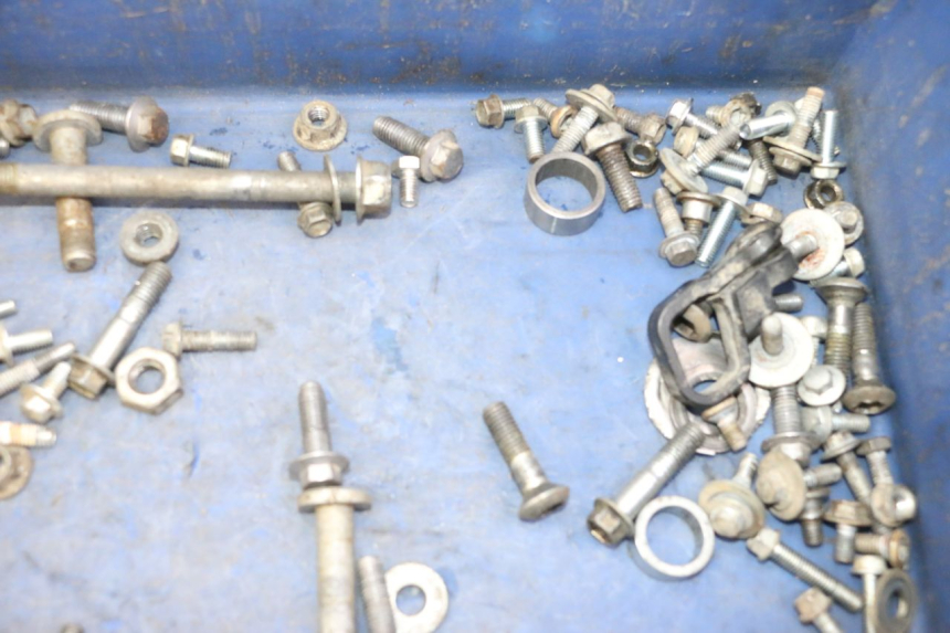 photo de TORNILLOS YAMAHA YZ-F YZF 250 (2014 - 2018) - Primer plano técnico