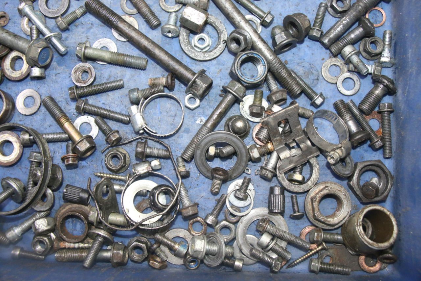 photo de TORNILLOS YAMAHA YZ 125 (1998 - 2005) - Primer plano técnico