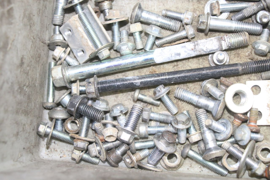 photo de TORNILLOS YAMAHA YZ 85 (2022 - 2025) - Otra perspectiva