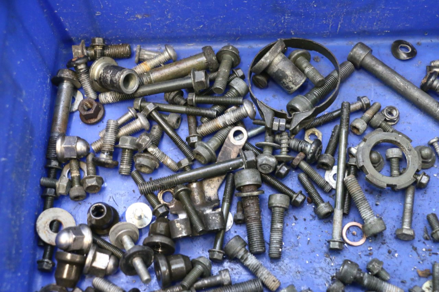 photo de TORNILLOS YAMAHA YZF R GENESIS 750 (1993 - 1998) - Zoom estado de uso