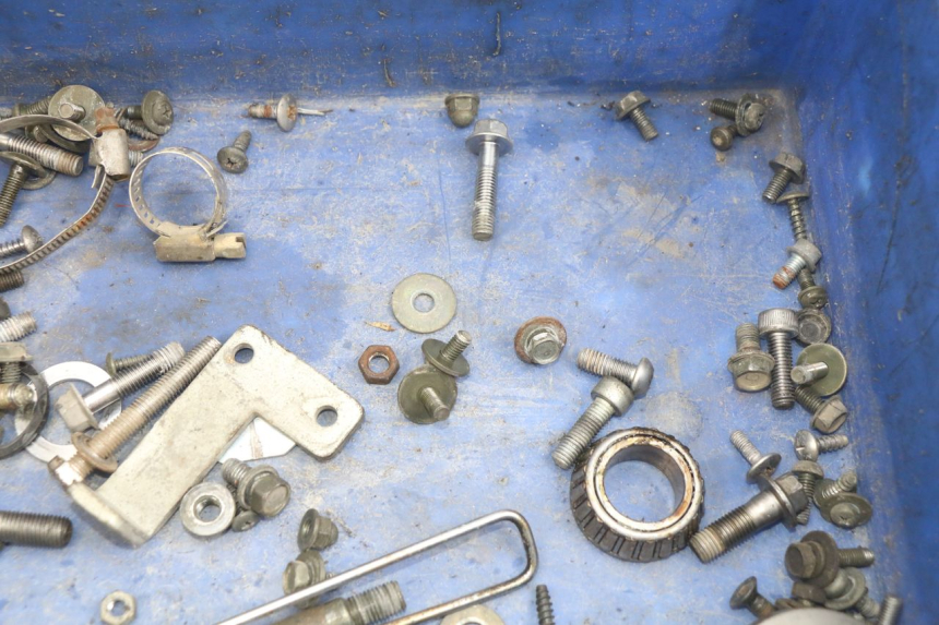 photo de BOLSA DE TORNILLERÍA TORNILLO YAMAHA YZF R THUNDERCAT 600 (1996 - 2003) - Otra perspectiva