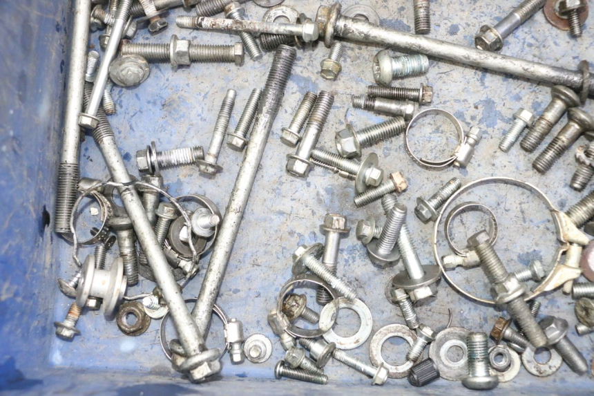 photo de BOLSA DE TORNILLERÍA YAMAHA YZF YZ-F 450 (2014 - 2016) - Otra perspectiva