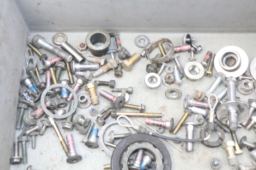 photo de BOLSA DE TORNILLERÍA TORNILLO KAWASAKI Z S 750 (2003 - 2006) - Otra perspectiva