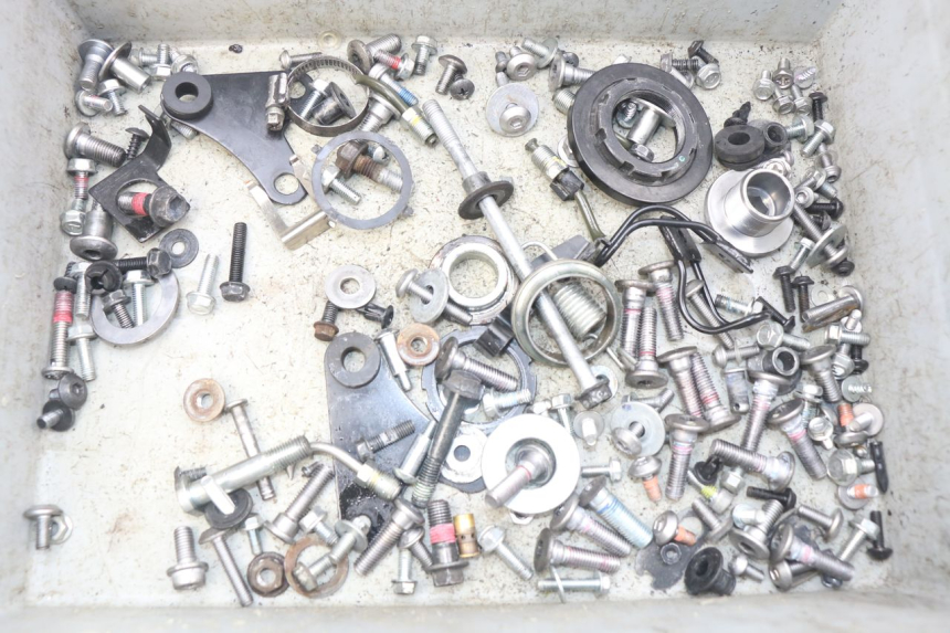 photo de BOLSA DE TORNILLERÍA TORNILLO KAWASAKI Z 650 (2016 - 2019) - Vista principal