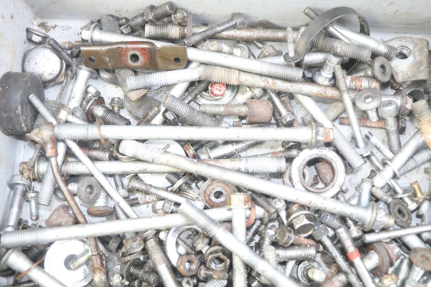 photo de BOLSA DE TORNILLERÍA TORNILLO KAWASAKI ZEPHYR 1100 ( - 1995) - Primer plano técnico