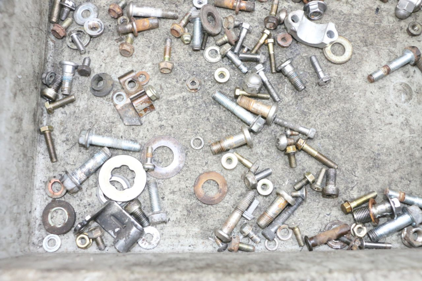 photo de TORNILLOS KYMCO ZING 125 (1997 - 2003) - Otra perspectiva