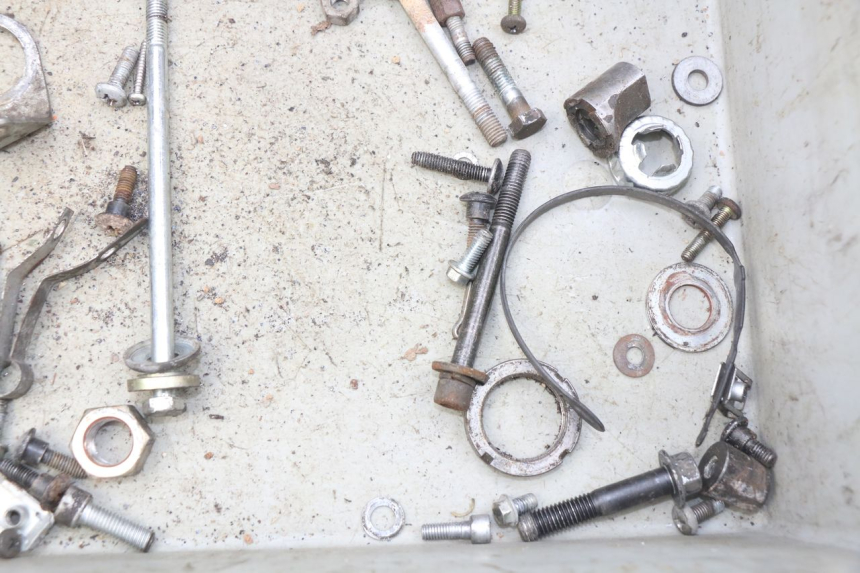 photo de BOLSA DE TORNILLERÍA TORNILLO PIAGGIO ZIP 2T 50 (2009 - 2019) - Zoom estado de uso