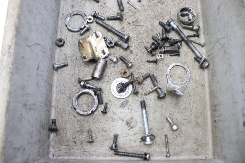 photo de BOLSA DE TORNILLERÍA TORNILLO PIAGGIO ZIP 2T 50 (2009 - 2019) - Zoom estado de uso